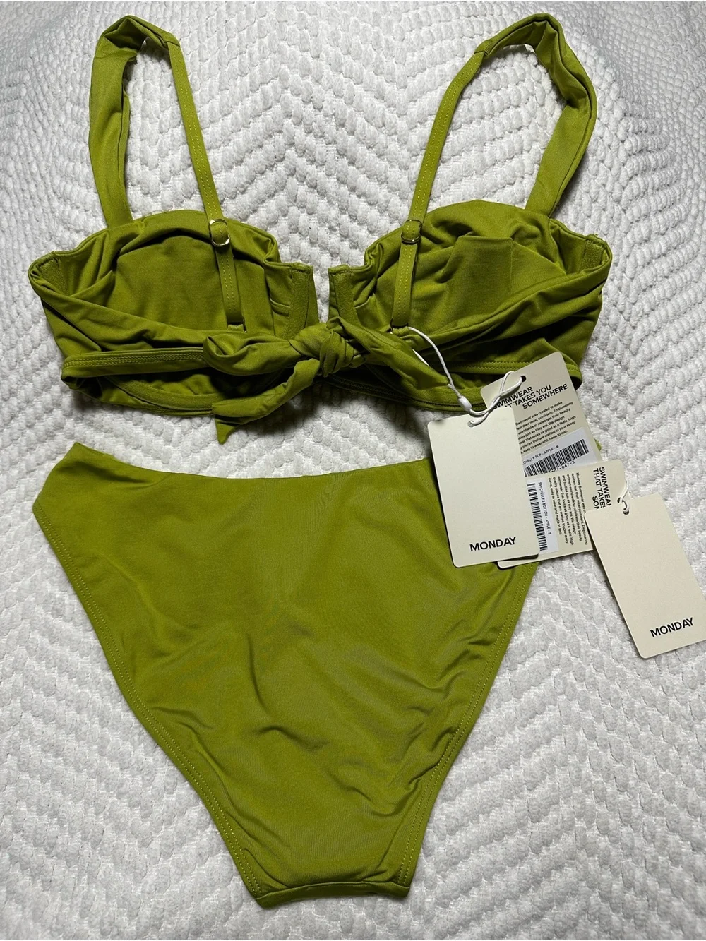 Monday Swimwear Apple Green Underwire Crovelly Top M - Seychelles Bottom Small